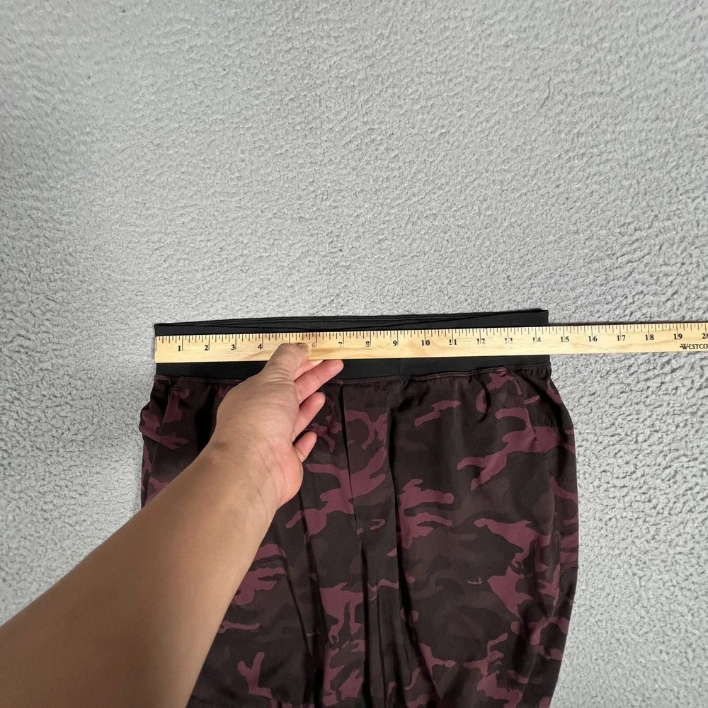 Lululemon Shorts Mens Medium Red Camo T.H.E. Linerless‎ 8